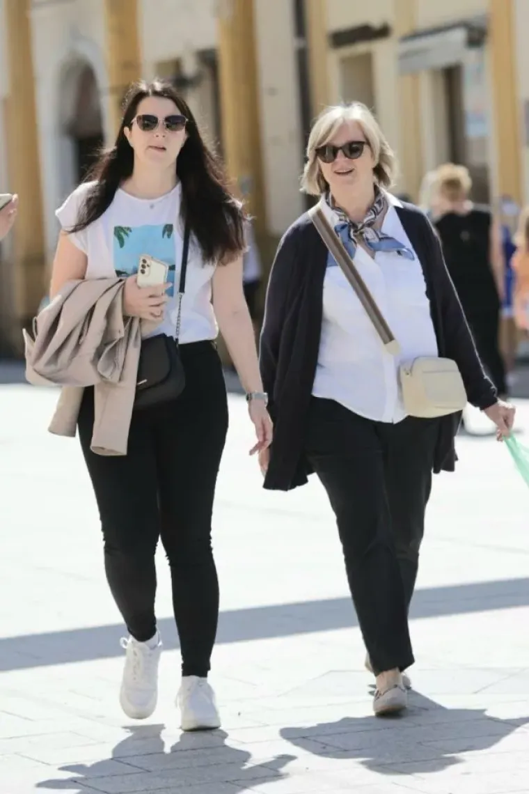 Centar Čakovca pretvorio se u modnu pistu: Međimurke izvukle ljetne krpice i vratile ljeto u grad