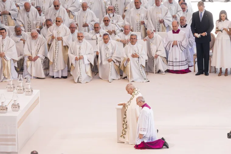 Milijun ljudi preplavilo madridske ulice: Pogledajte kako je izgledao Papin veličanstveni doček