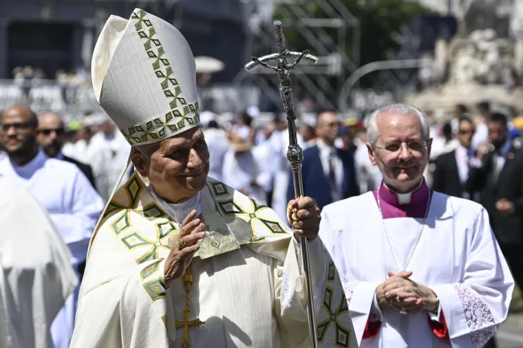 Milijun ljudi preplavilo madridske ulice: Pogledajte kako je izgledao Papin veličanstveni doček