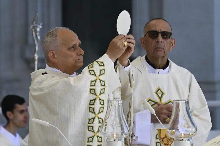 Milijun ljudi preplavilo madridske ulice: Pogledajte kako je izgledao Papin veličanstveni doček