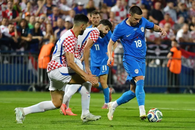 Na utakmici Hrvatske i Slovenije pojavio se biv&scaron;i izbornik Vatrenih. Prepoznajete li ga?