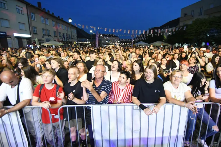 Tako to radi Rozga: Pogledajte spektakularnu atmosferu koju je priredila Splićanka u Daruvaru