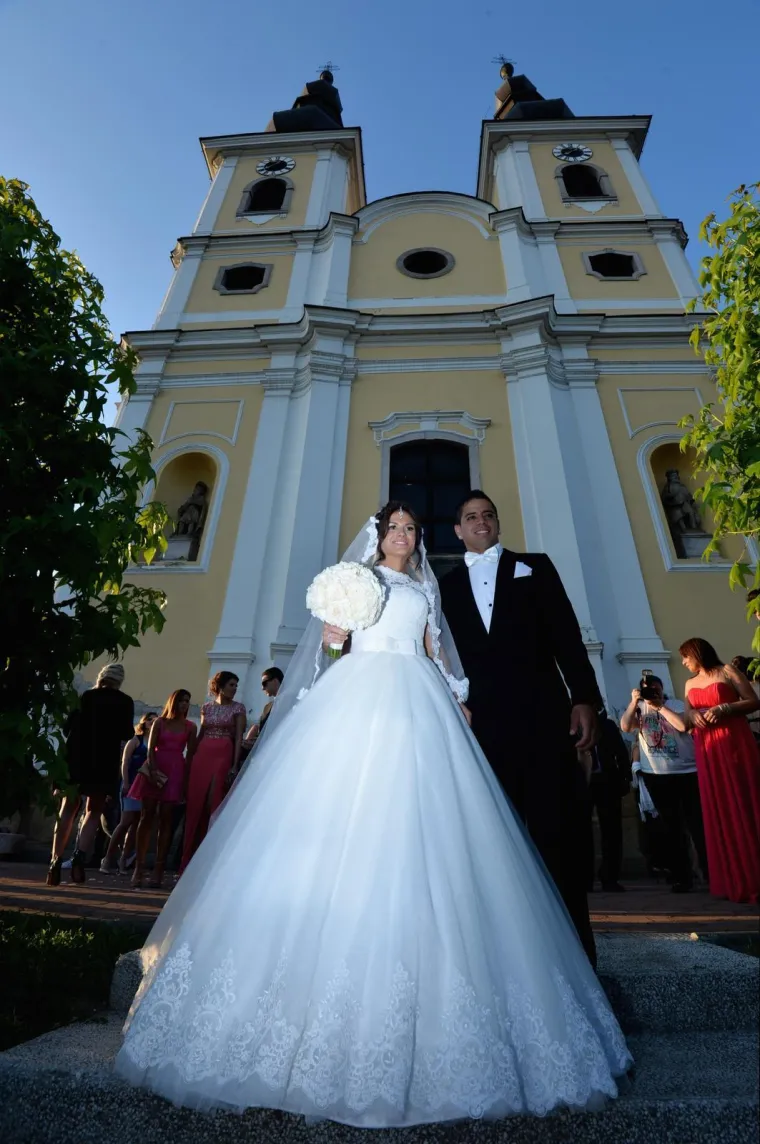 WAGsice i nogometa&scaron;i na jednom mjestu: Ovako je izgledalo IT vjenčanje Louisa i Mateje Ibanez