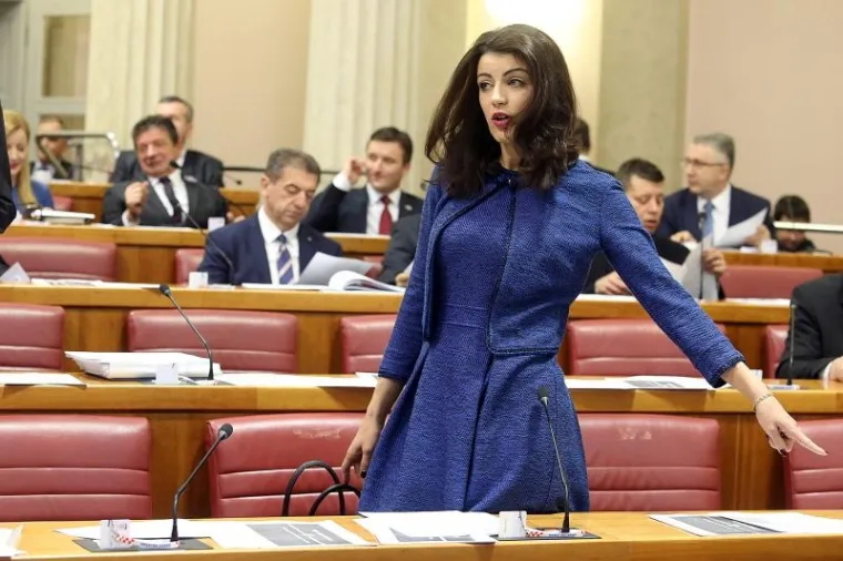 Josipa Plesić (ex Rimac) u sudnici: Blagi osmijeh, besprijekorna frizura i optužnice