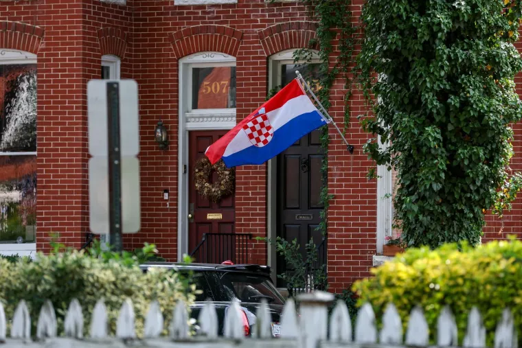Zavijorile hrvatske zastave: Evo kako su Amerikanci ukrasili Alexandriju za doček Dalića i ekipe