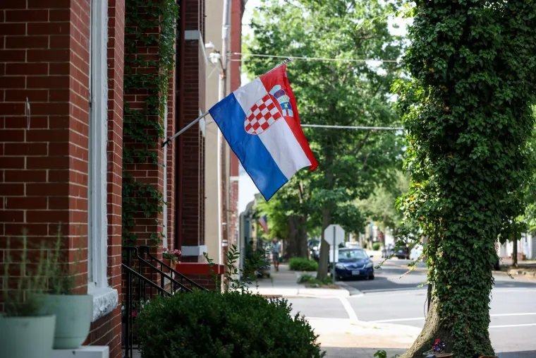 Zavijorile hrvatske zastave: Evo kako su Amerikanci ukrasili Alexandriju za doček Dalića i ekipe