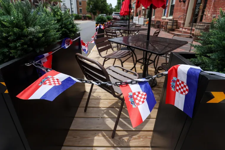 Zavijorile hrvatske zastave: Evo kako su Amerikanci ukrasili Alexandriju za doček Dalića i ekipe