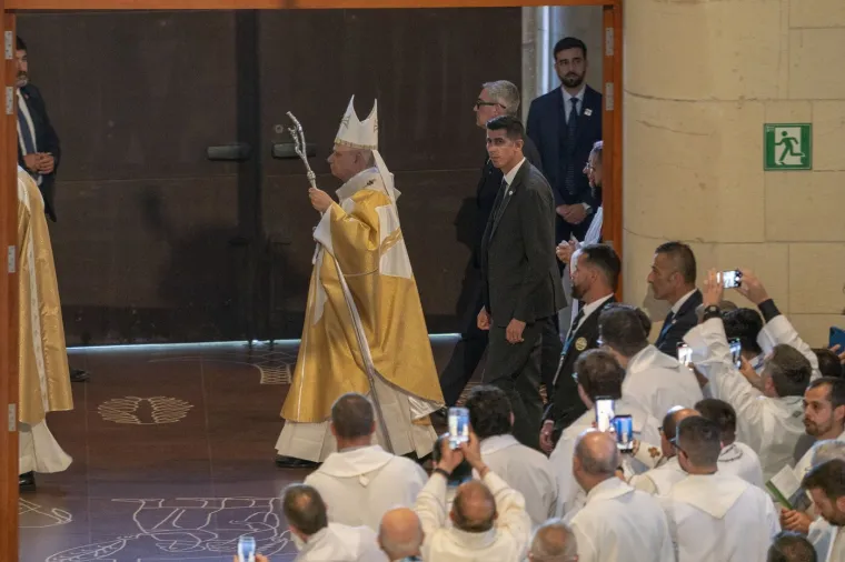 Papa održao misu u najvi&scaron;oj crkvi na svijetu i uputio snažne riječi: Je li ovo upućeno Trumpu?