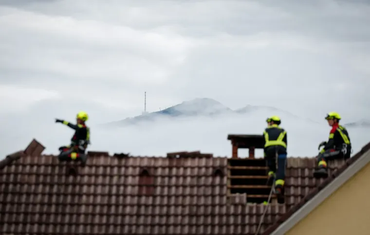 Krovovi na zemlji, &scaron;rapneli u zidovima: Sudnji dan zaobi&scaron;ao Zagreb! 'Uni&scaron;teno je pola sela'