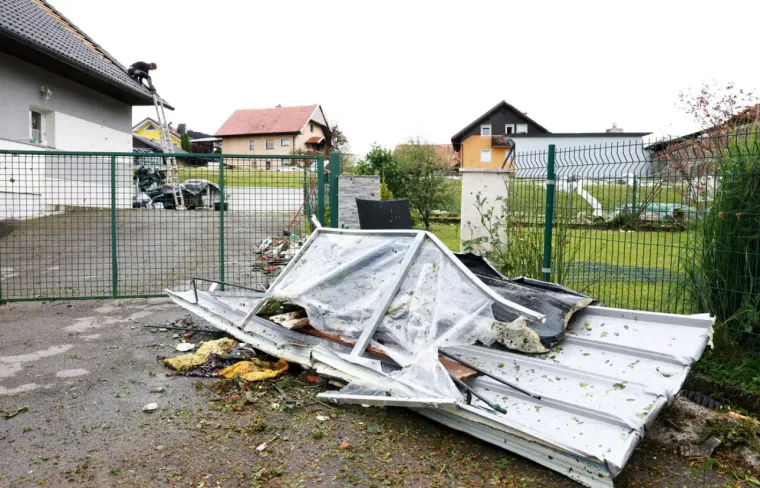 Krovovi na zemlji, &scaron;rapneli u zidovima: Sudnji dan zaobi&scaron;ao Zagreb! 'Uni&scaron;teno je pola sela'