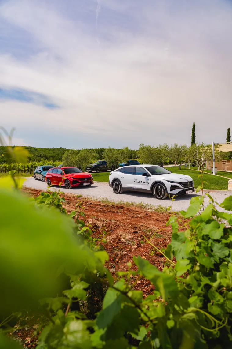 Malo drugačiji test: Peugeot u Istri i na Kvarneru predstavio novi 408 i osvježene modele