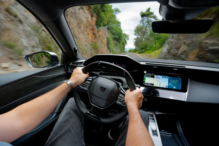 Malo drugačiji test: Peugeot u Istri i na Kvarneru predstavio novi 408 i osvježene modele