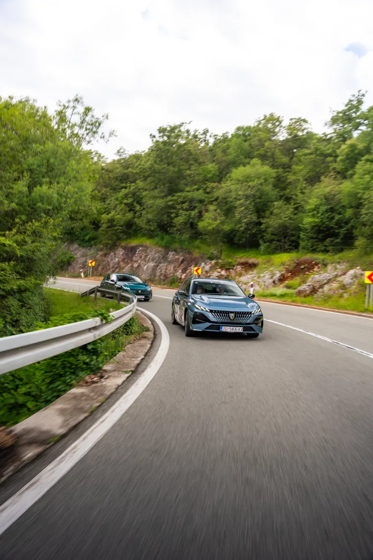Malo drugačiji test: Peugeot u Istri i na Kvarneru predstavio novi 408 i osvježene modele