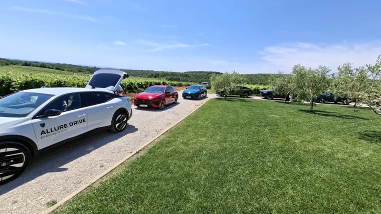 Malo drugačiji test: Peugeot u Istri i na Kvarneru predstavio novi 408 i osvježene modele