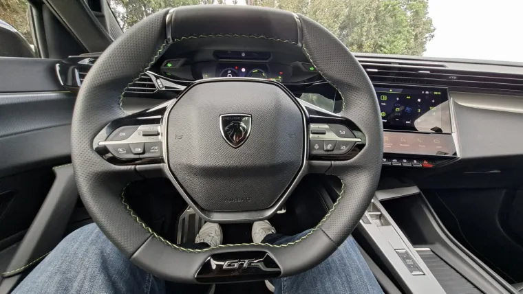 Malo drugačiji test: Peugeot u Istri i na Kvarneru predstavio novi 408 i osvježene modele