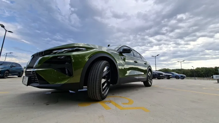 Malo drugačiji test: Peugeot u Istri i na Kvarneru predstavio novi 408 i osvježene modele