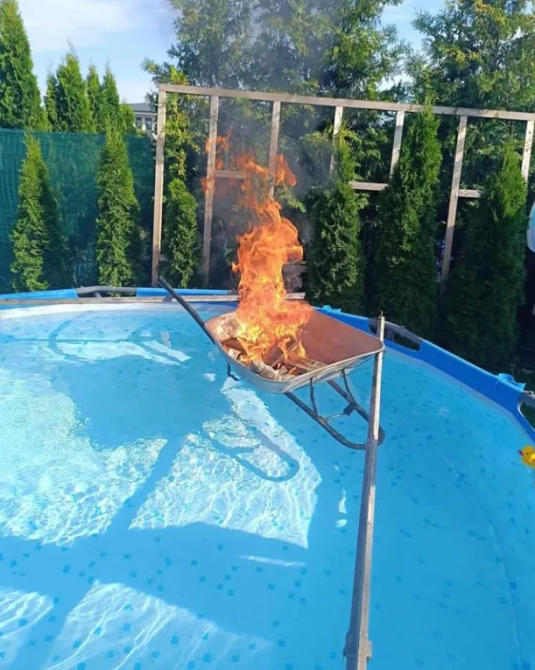 Ovako Balkanci uživaju u kupanju: Samo oni znaju stvoriti takvu zabavu, prizori su urnebesni