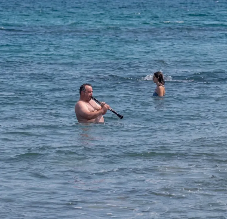 Ovako Balkanci uživaju u kupanju: Samo oni znaju stvoriti takvu zabavu, prizori su urnebesni