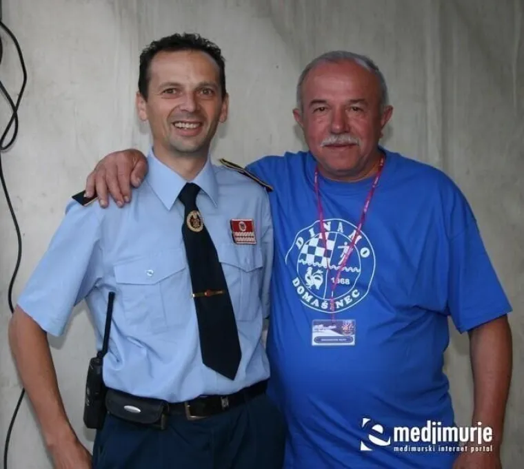 Povratak u neka ljep&scaron;a vremena: Zgodne djevojke okupirale Zečićev koncert