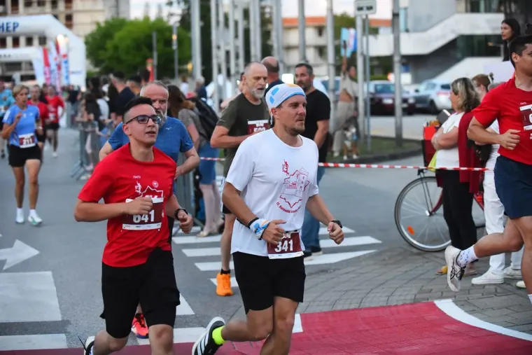 Vi&scaron;e od tisuću sudionika i kenijski trijumf obilježili veliku utrku