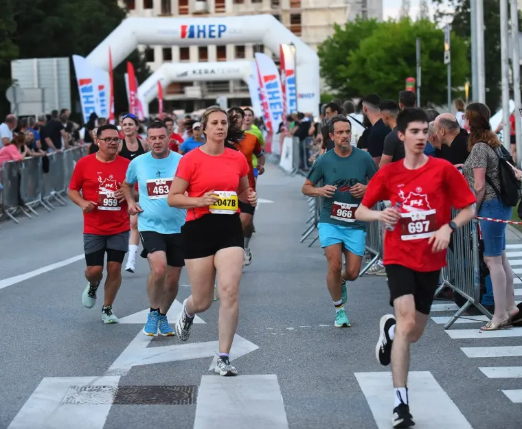 Vi&scaron;e od tisuću sudionika i kenijski trijumf obilježili veliku utrku