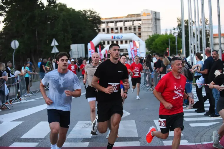 Vi&scaron;e od tisuću sudionika i kenijski trijumf obilježili veliku utrku