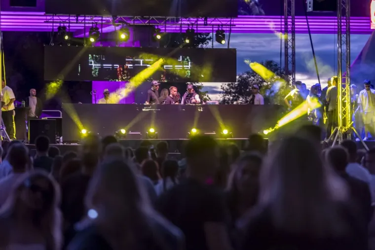 Pampas je gorio! Pogledajte ovo ludilo, svjetske DJ zvijezde stigle u Hrvatsku, do zore nisu stali