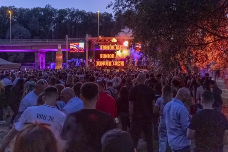 Pampas je gorio! Pogledajte ovo ludilo, svjetske DJ zvijezde stigle u Hrvatsku, do zore nisu stali