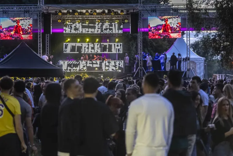 Pampas je gorio! Pogledajte ovo ludilo, svjetske DJ zvijezde stigle u Hrvatsku, do zore nisu stali