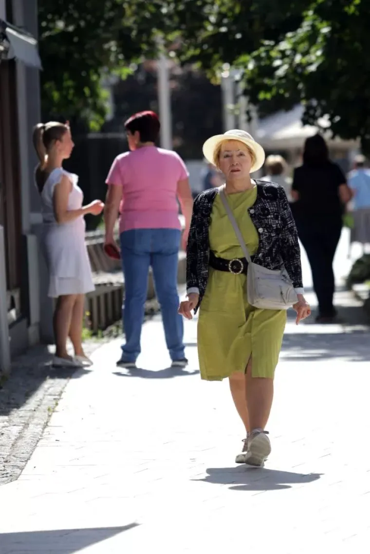 &Scaron;pica puna zanimljivih lica, ali jedna brineta prekrivena tetovažama ukrala je sve poglede