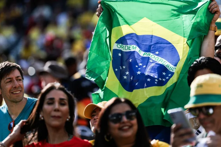 Brazilske navijačice su stigle, temperatura na stadionu je porasla