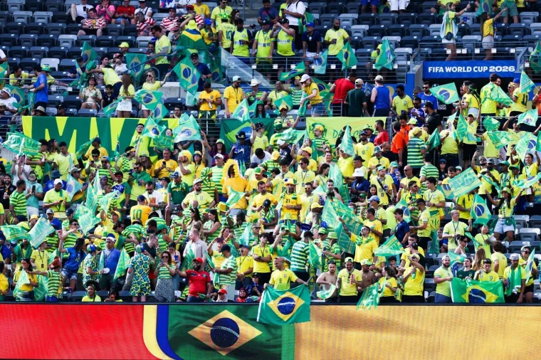 Brazilske navijačice su stigle, temperatura na stadionu je porasla