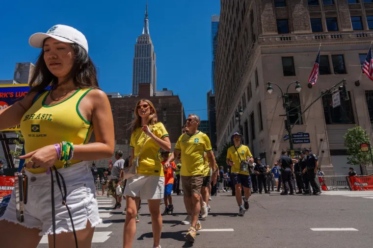Brazilske navijačice su stigle, temperatura na stadionu je porasla