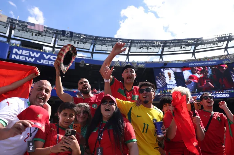 Brazilske navijačice su stigle, temperatura na stadionu je porasla