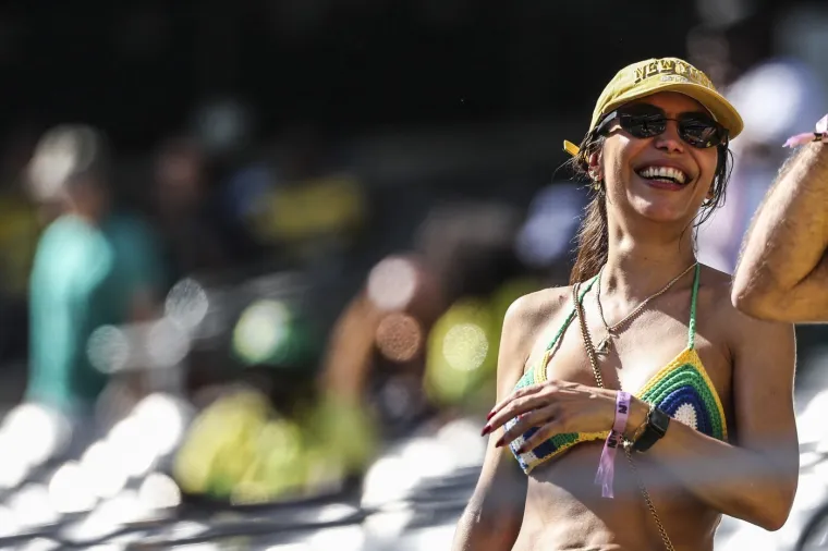 Brazilske navijačice su stigle, temperatura na stadionu je porasla