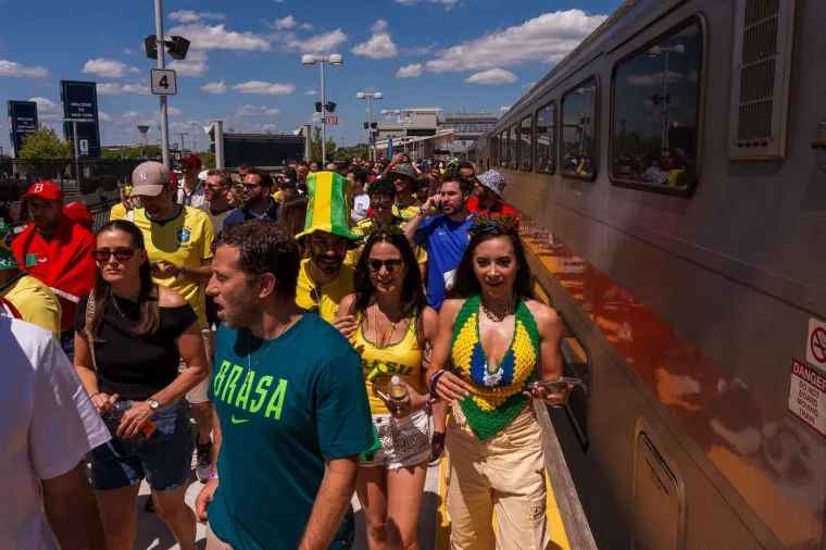Brazilske navijačice su stigle, temperatura na stadionu je porasla