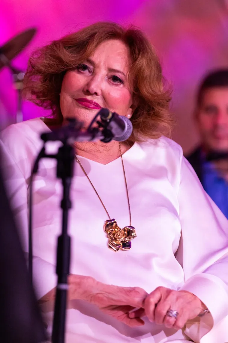 Knežev dvor bio premalen za emocije! Tereza Kesovija rasplakala publiku na prvom opro&scaron;tajnom koncertu