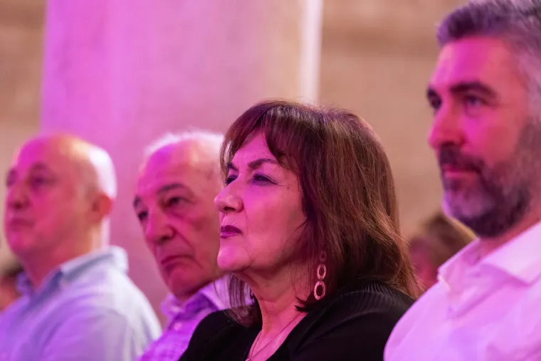 Knežev dvor bio premalen za emocije! Tereza Kesovija rasplakala publiku na prvom opro&scaron;tajnom koncertu