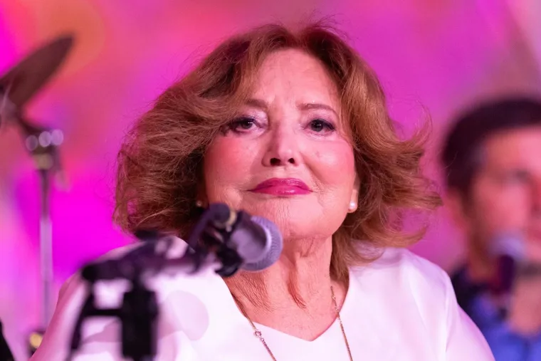 Knežev dvor bio premalen za emocije! Tereza Kesovija rasplakala publiku na prvom opro&scaron;tajnom koncertu