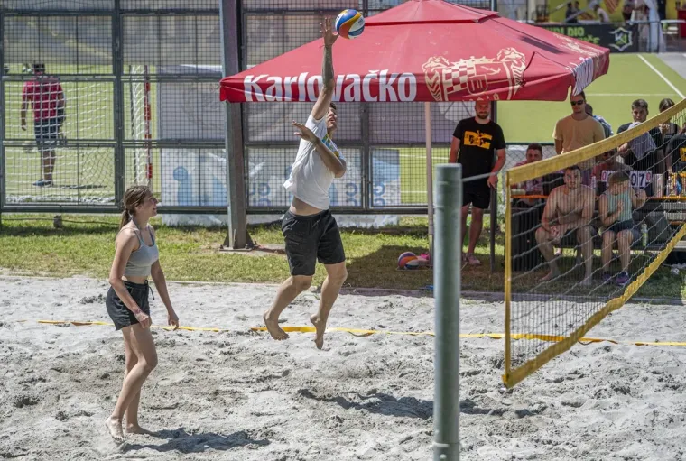 Svjetsko na horizontu, ali Dubovac krade pažnju: Odbojka na pijesku odu&scaron;evila prisutne!