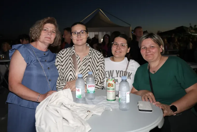 Kamere su ih obožavale: Ove ljepotice obilježile su Gra&scaron;in koncert u Nedeli&scaron;ću