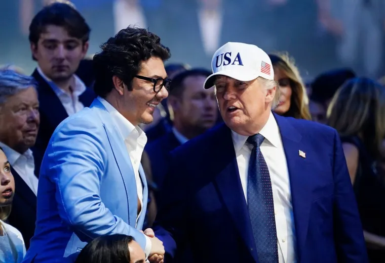 Trump okupio elitu na travnjaku Bijele kuće: Sve ih je čuvala čelična 'kandža' te&scaron;ka 600 tona!
