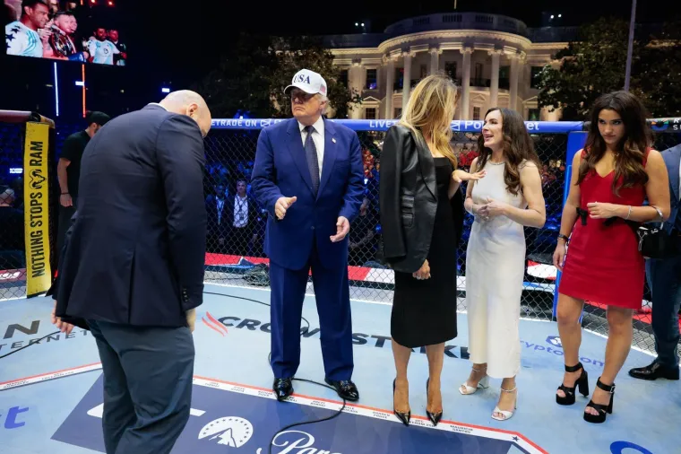 Trump okupio elitu na travnjaku Bijele kuće: Sve ih je čuvala čelična 'kandža' te&scaron;ka 600 tona!
