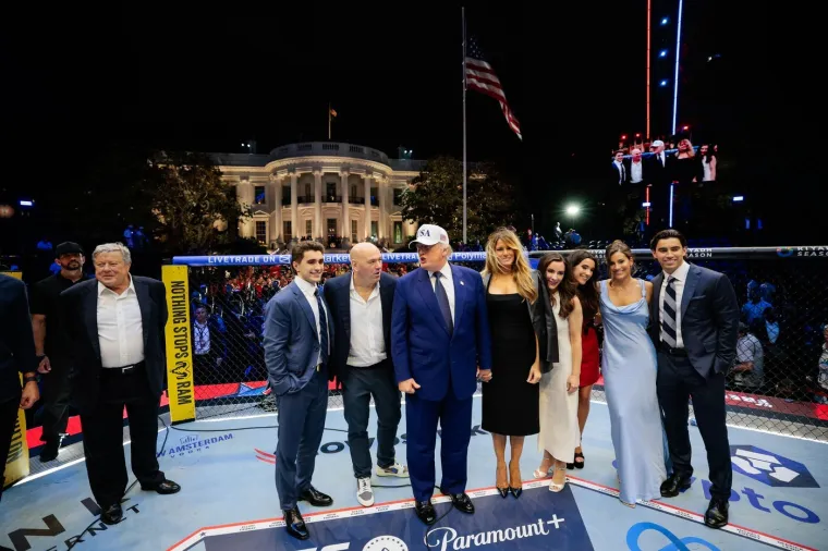 Trump okupio elitu na travnjaku Bijele kuće: Sve ih je čuvala čelična 'kandža' te&scaron;ka 600 tona!