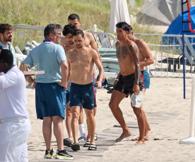 Ba&scaron; je lijepo vidjeti ih ovako opu&scaron;tene: Zgodni igrači Portugala pokazali isklesana tijela