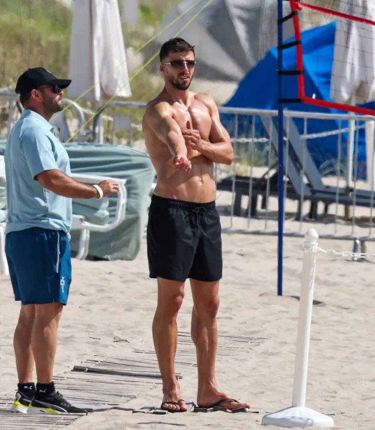Ba&scaron; je lijepo vidjeti ih ovako opu&scaron;tene: Zgodni igrači Portugala pokazali isklesana tijela