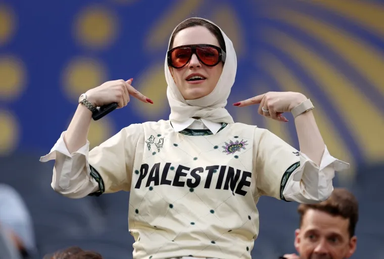 Iranke ukrale pažnju u LA-u, a svi su posebno gledali u jednu navijačicu &scaron;to ima na sebi