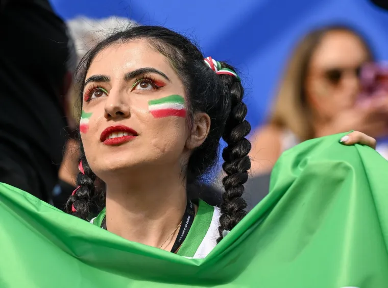 Iranke ukrale pažnju u LA-u, a svi su posebno gledali u jednu navijačicu &scaron;to ima na sebi