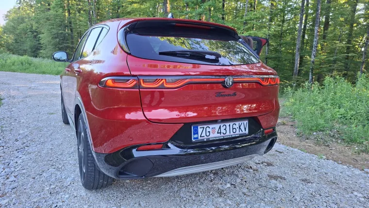 Vozili smo uzbudljivi novi SUV: Osvaja emocijama, a jedan prekidač mijenja sve