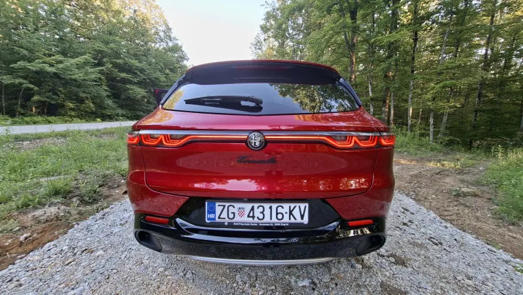 Vozili smo uzbudljivi novi SUV: Osvaja emocijama, a jedan prekidač mijenja sve